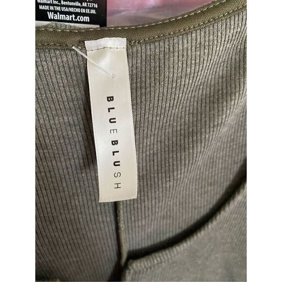 Blue blush women’s V-neck green, 3/4 sleeve crop top size small ￼ - Picture 4 of 4